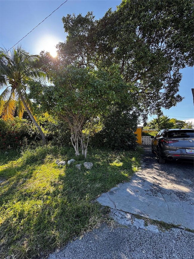 7805 Loomis St, Lantana, FL 33462 - photo 2