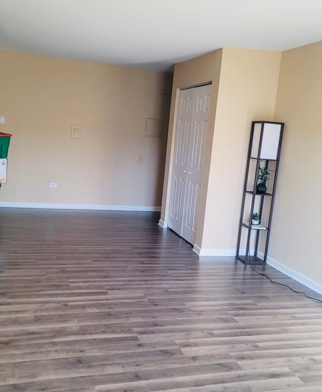 107 W Elk Trail unit 106, Carol Stream, IL 60188 - photo 3