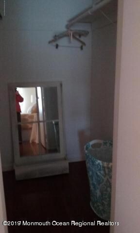 1187 #14 walkin closet