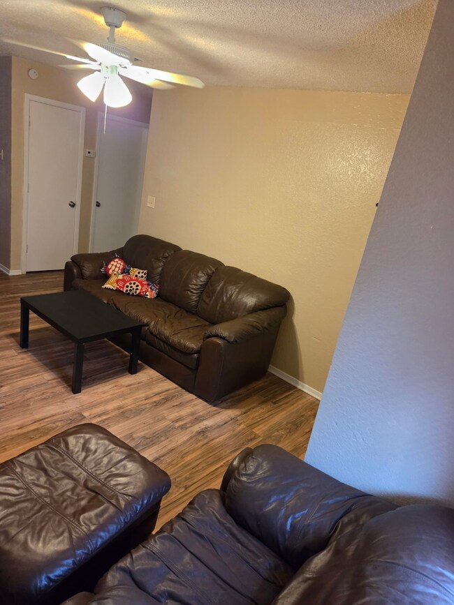 740,742,744 Sycamore St unit 74, Paris, TX 75460 - photo 2