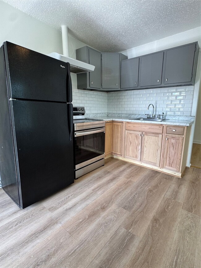 521 Rosamond St unit A, Houston, TX 77076 - photo 7