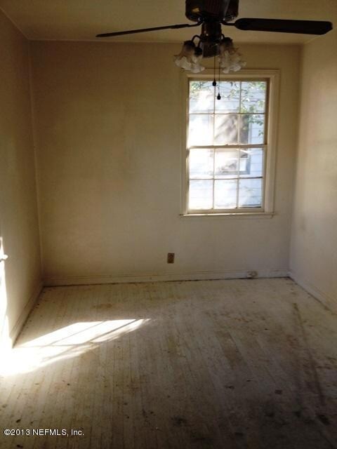 BEDROOM-1