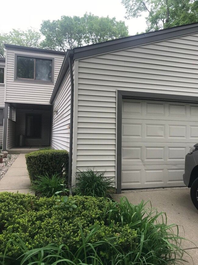 3454 Golfview Dr, Hazel Crest, IL 60429 - photo 5