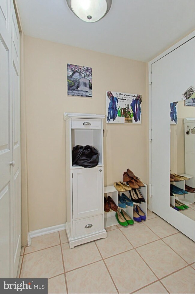 5756 Village Green Dr unit B, Alexandria, VA 22309 - photo 6