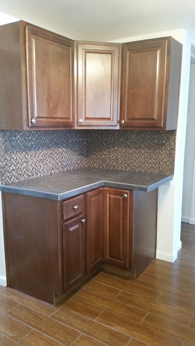 1030 E Roger Rd, Tucson, AZ 85719 - photo 7