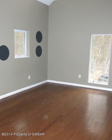 400 Heslop Rd, Mountain Top, PA 18707 - photo 5