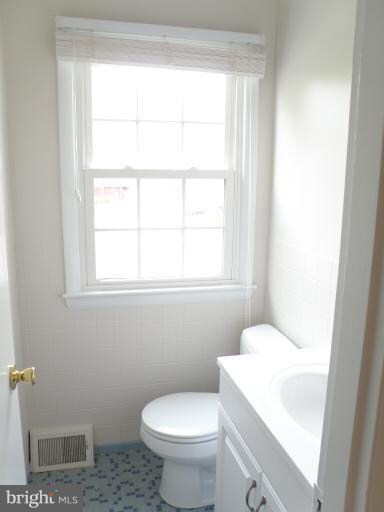 8501 Cyrus Place, Alexandria, VA 22308 - photo 5