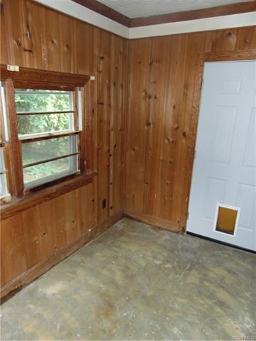 ENCLOSED SIDE PORCH