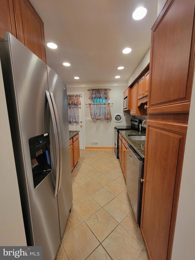 6105 87th Ave, New Carrollton, MD 20784 - photo 3