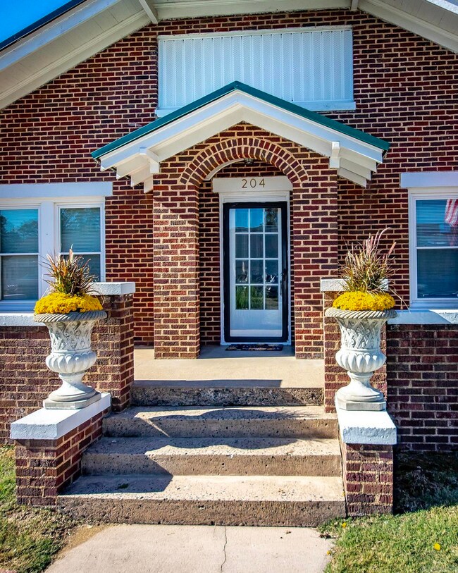204 SE 3rd St, England, AR 72046 - photo 2