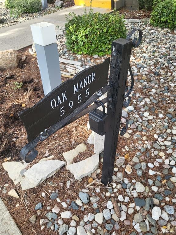 Lock box on address sign