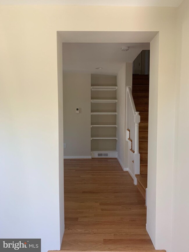 2808 Jefferson Dr, Alexandria, VA 22303 - photo 5