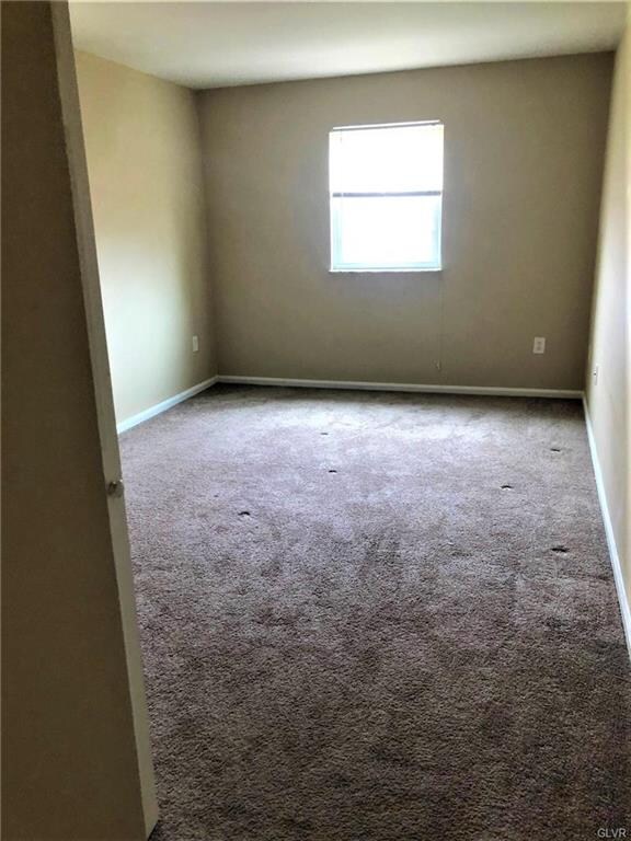 16 S 10th St unit 13, Emmaus, PA 18049 - photo 3