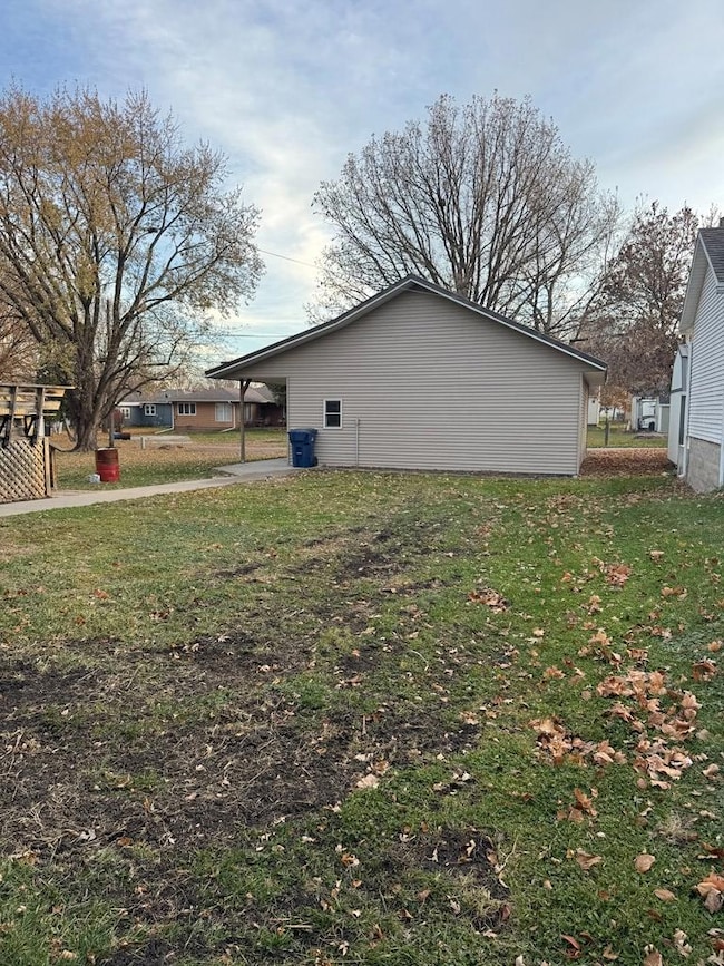 113 E Lake St, Rockwell City, IA 50579 - photo 3
