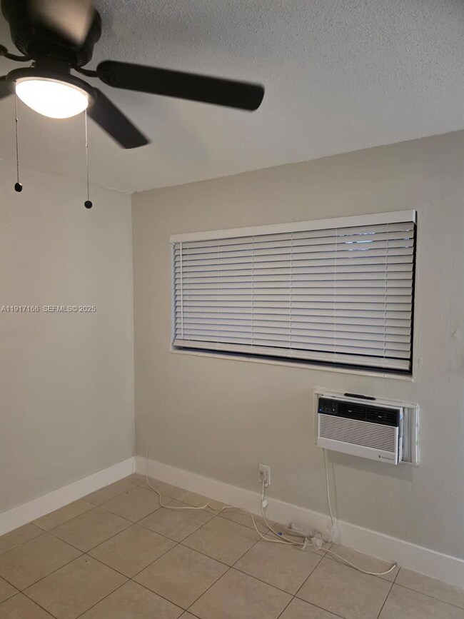 435 NW 41st St unit 2, Oakland Park, FL 33309 - photo 6