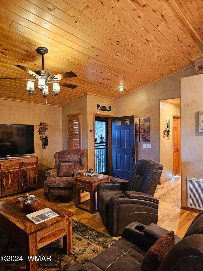 1911 N Bison Ridge Trail, Show Low, AZ 85901 - photo 2