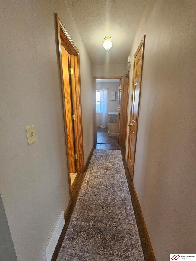 2216 Hillcrest St, Beatrice, NE 68310 - photo 4