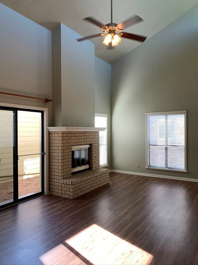 405 Summit Cir, Fredericksburg, TX 78624 - photo 2