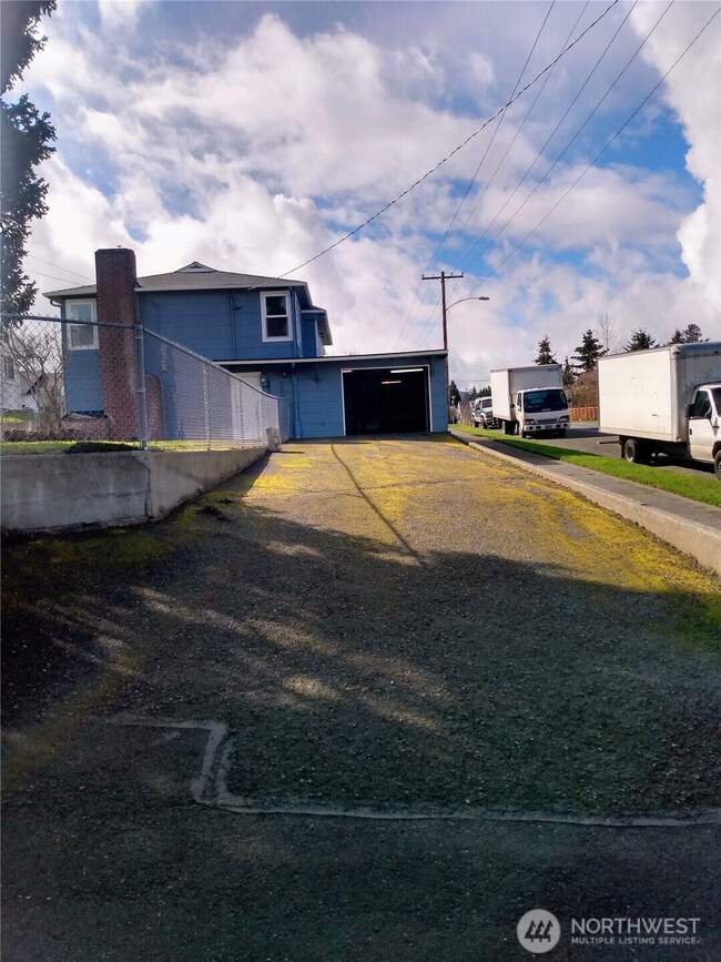 703 E 10th St, Port Angeles, WA 98362 - photo 7