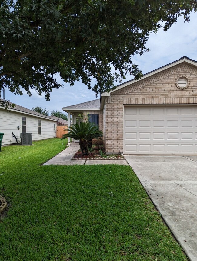 8723 Spurflower Path Ln, Houston, TX 77075 - photo 4