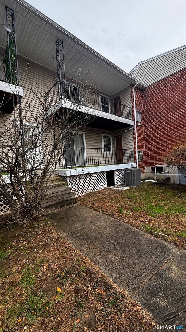 50 Greenhouse Rd unit 33C, Bridgeport, CT 06606 - photo 4