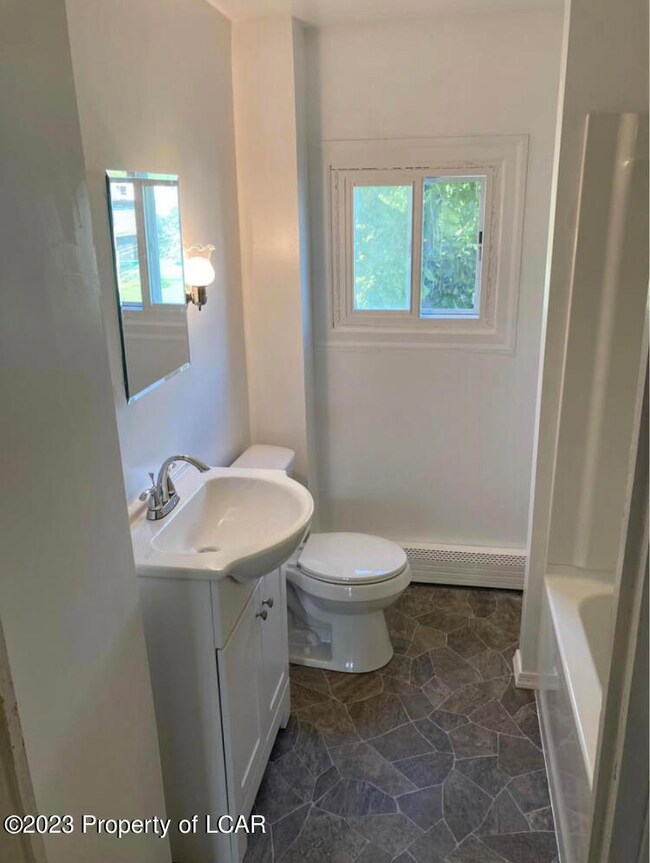 38 E Liberty St, Wilkes-Barre, PA 18706 - photo 7