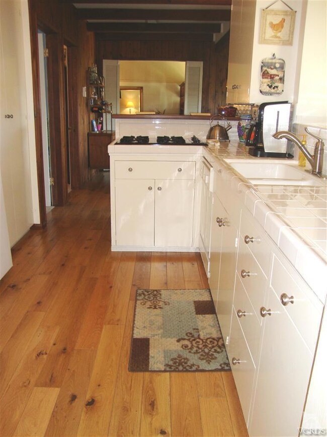 4908 Don Pio Dr, Woodland Hills, CA 91364 - photo 6