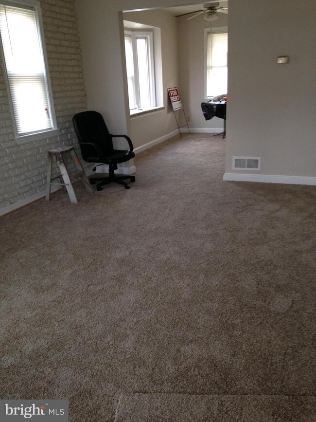 1027 Middlesex Rd, Essex, MD 21221 - photo 2