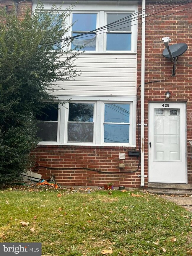 428 Burbank Ct, Halethorpe, MD 21227 - photo 3