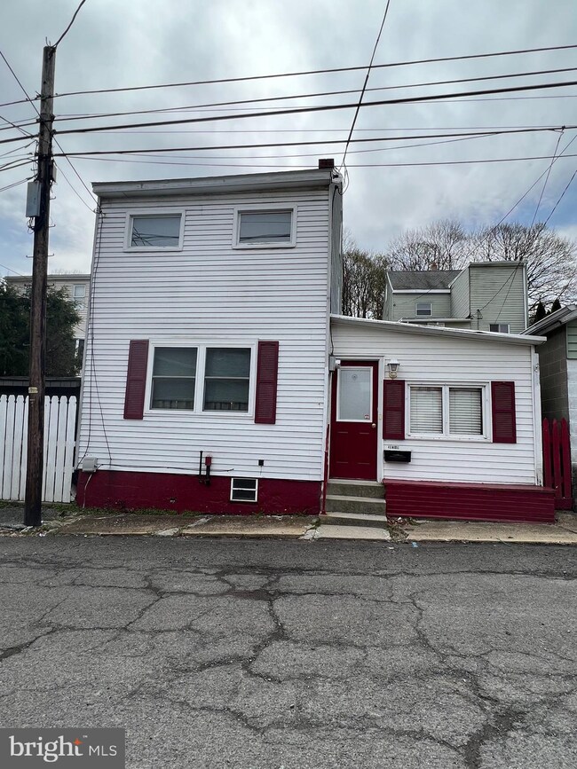 416 Middle St, Ashland, PA 17921 - photo 3