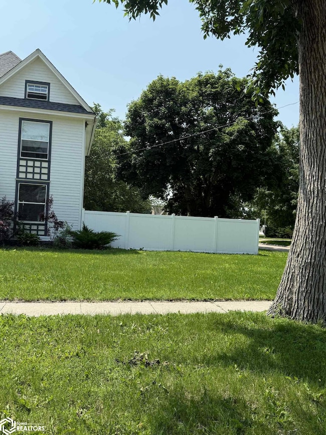 215 5th Ave NE, Belmond, IA 50421 - photo 3