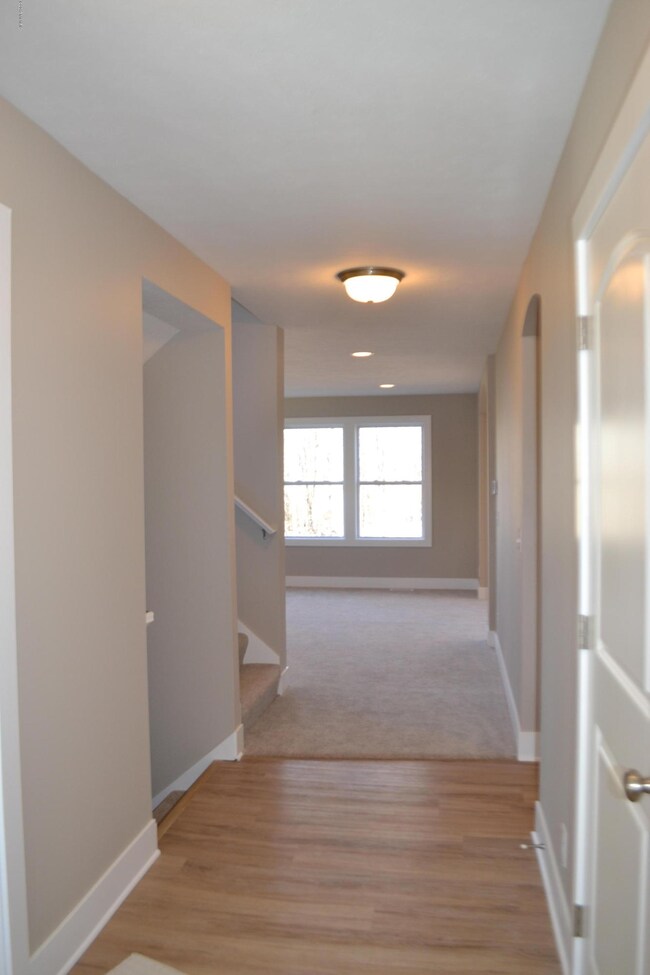 11839 Hickoryrow Dr, Holland, MI 49424 - photo 2