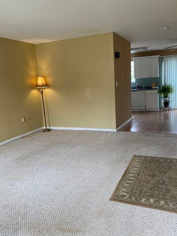 945 Riverside Dr unit 30B, Methuen, MA 01844 - photo 5