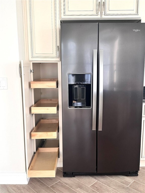 Roll out pantry & soft close cabinetry