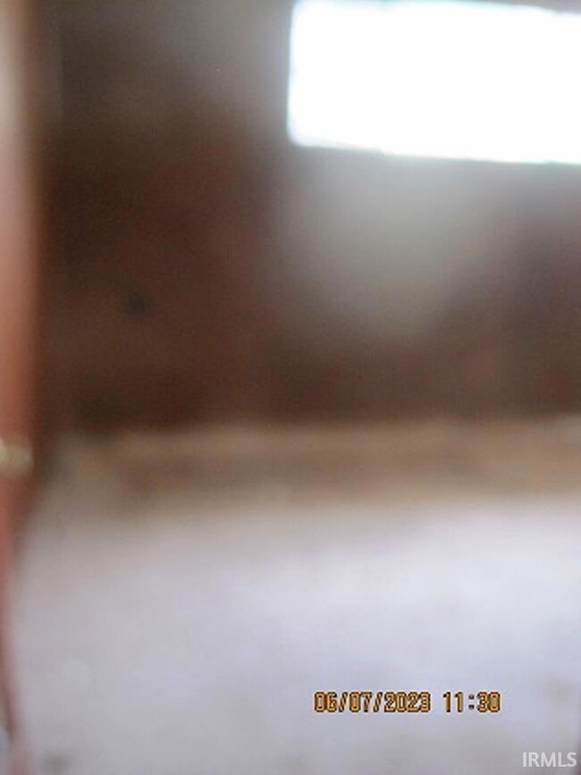 1133 E 27th St, Anderson, IN 46016 - photo 3