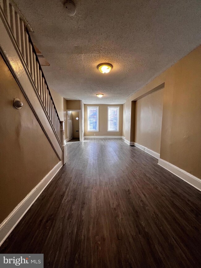 629 Royden St, Camden, NJ 08103 - photo 6