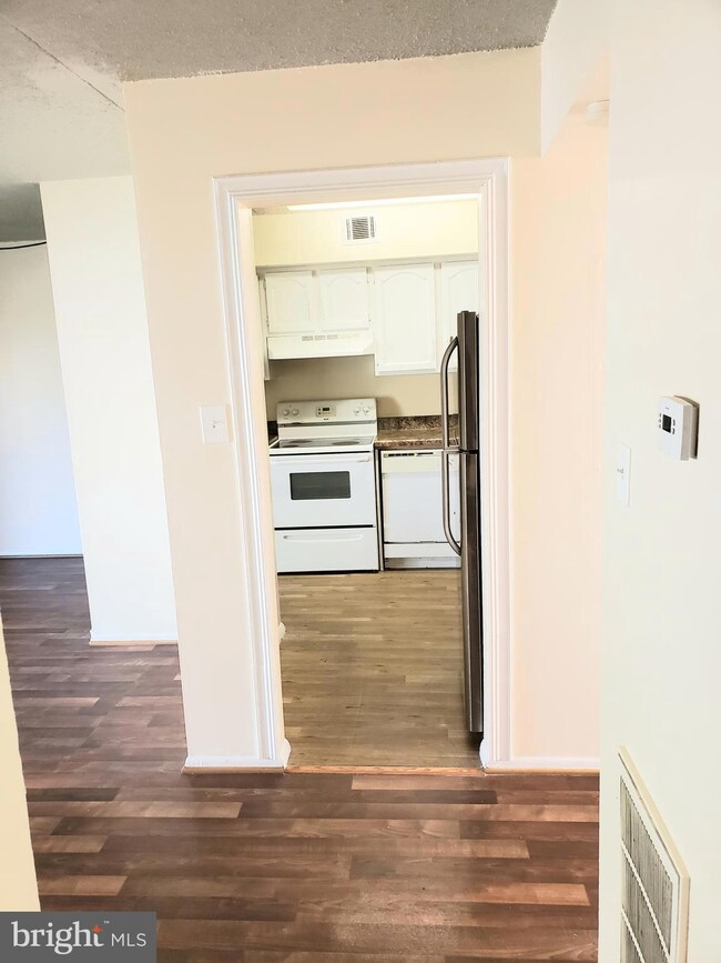 8601C Sacramento Dr unit C, Alexandria, VA 22309 - photo 2