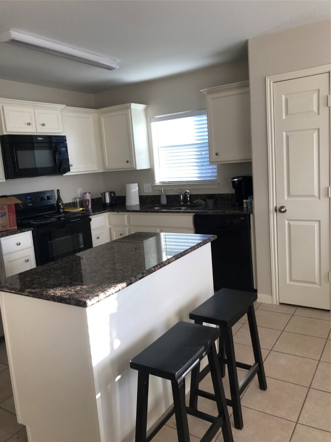 12134 Mabel Ln, Pinehurst, TX 77362 - photo 6