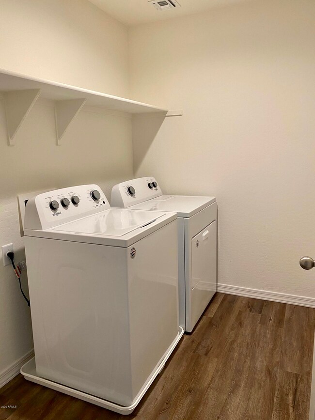 Supernova - Laundry Room