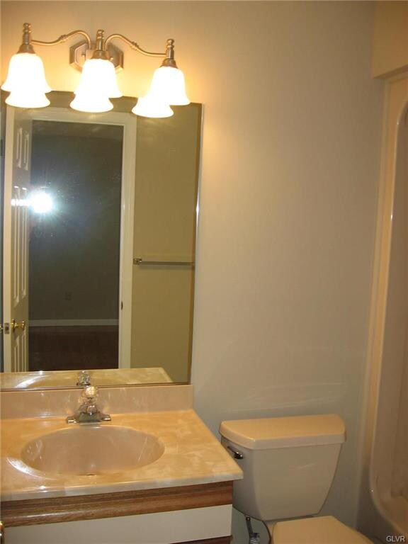 443 Vera Cir unit F, Bethlehem, PA 18017 - photo 7