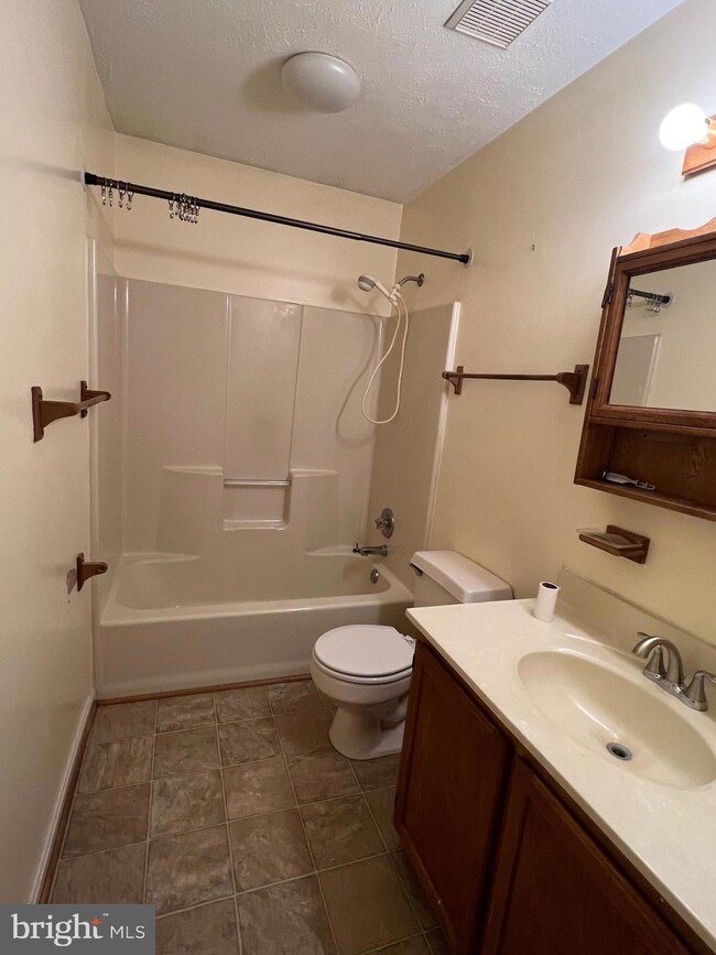 29561 Arlington Ct, Mechanicsville, MD 20659 - photo 4