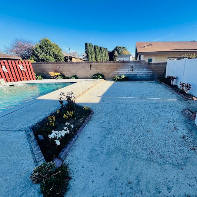 pool right