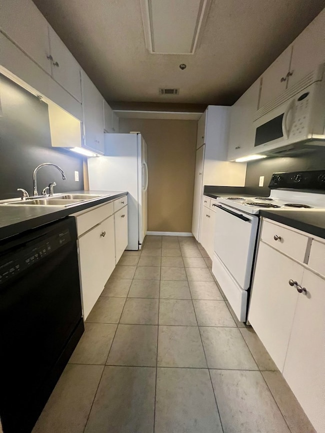 2092 S Sherwood Dr unit G52, Valdosta, GA 31602 - photo 2