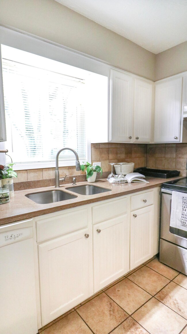 16-712 Hill Street Nixa, MO-16