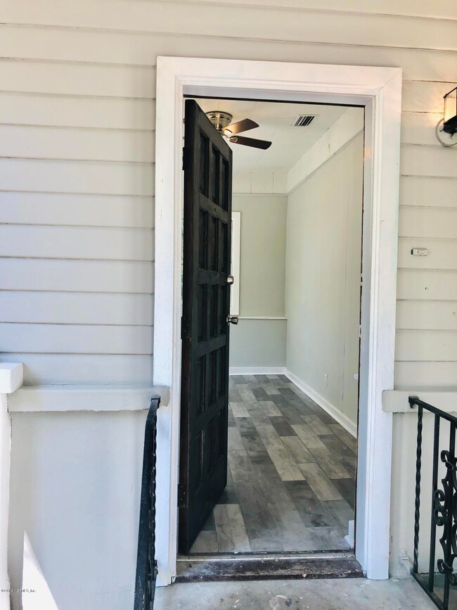 4633 Crescent St, Jacksonville, FL 32205 - photo 3