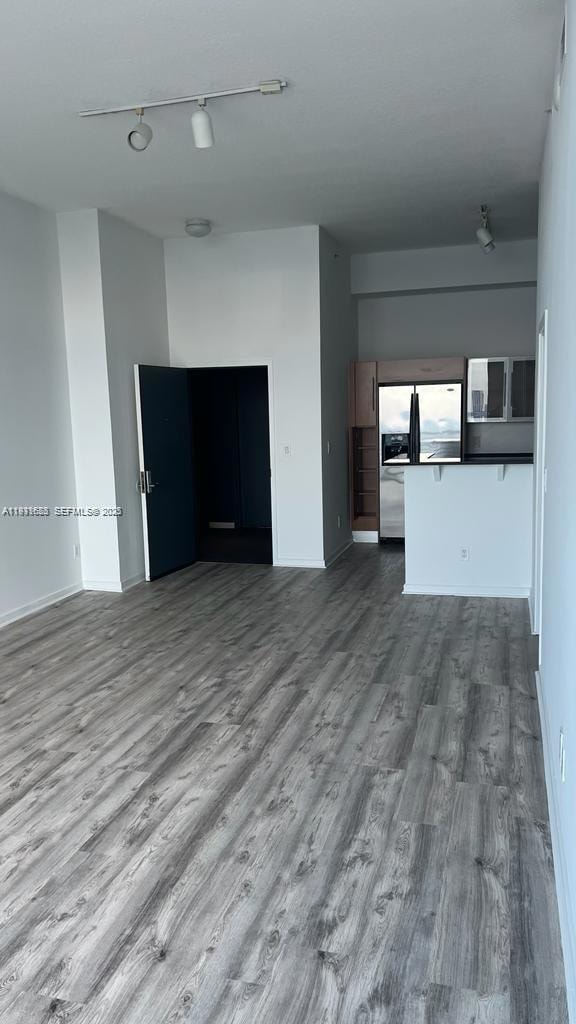 One Miami East Tower unit UPH-00, Unincorporated Dade County, FL 33131 - photo 3