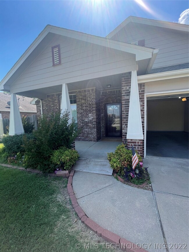 4484 S 202nd East Ave, Broken Arrow, OK 74014 - photo 2