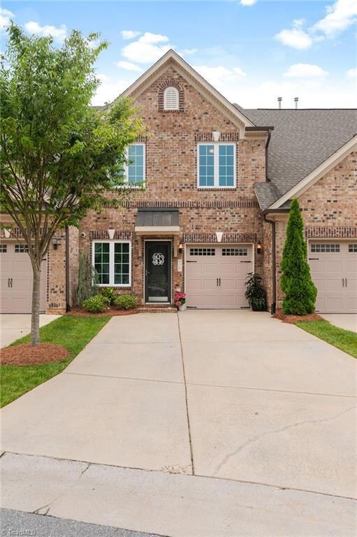Lovely Brick townhome!