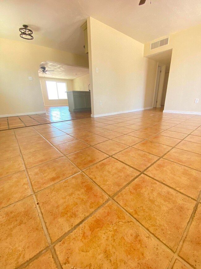 7332 Wilcox Dr, El Paso, TX 79915 - photo 5