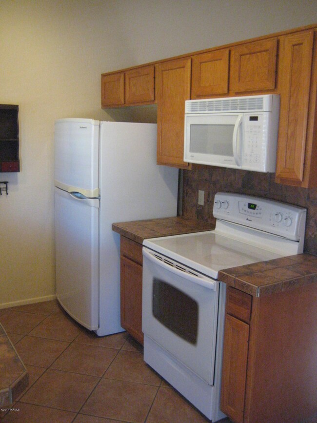 10067 E Bryonwood Ln, Tucson, AZ 85730 - photo 6